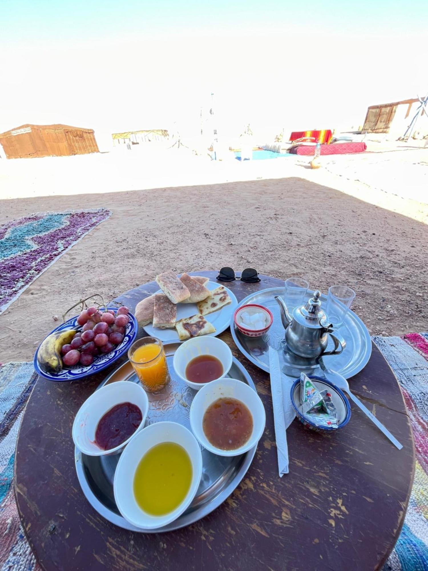 Mhamid Sahara Camp Activities - Le Chant Du Sable M'Hamid Eksteriør billede